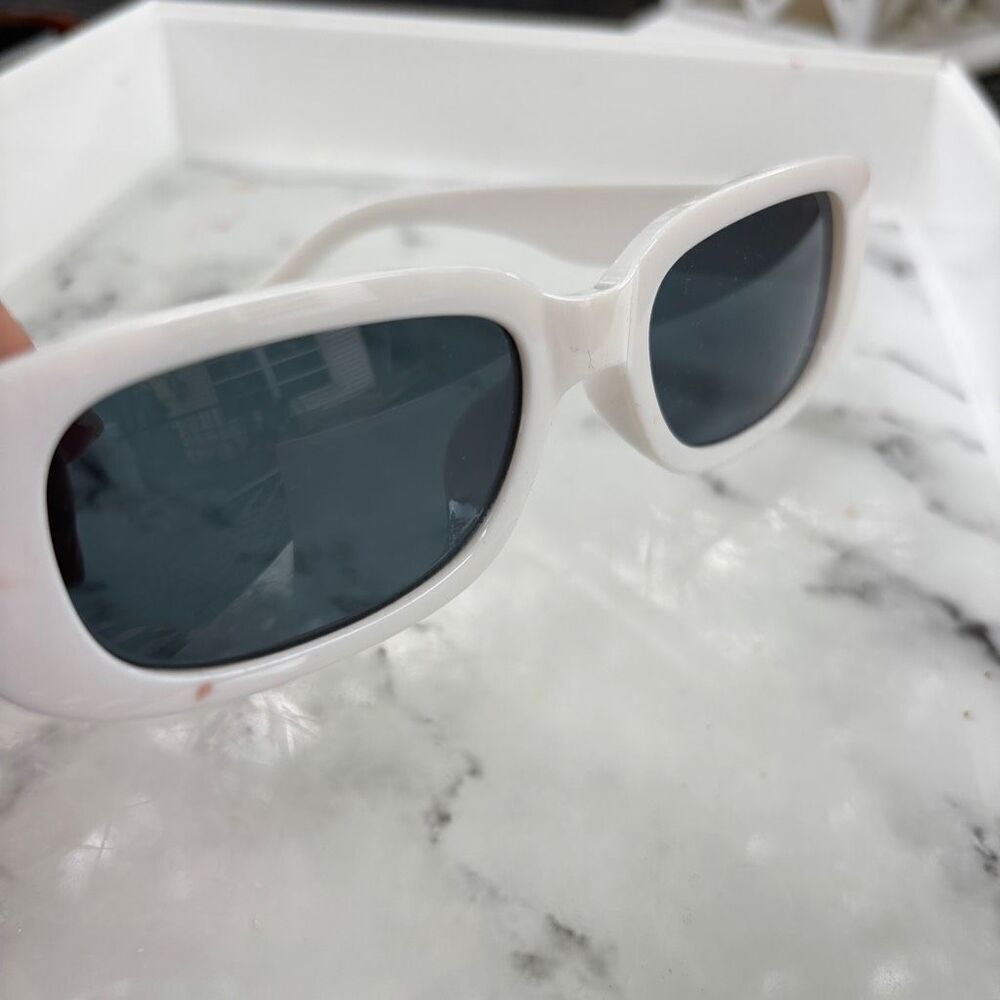 Unisex White Frame Rectangular Lens Full Rim Retro Sunglasses OS - Picture 6 of 6